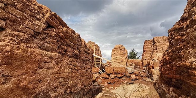Kurul Kalesi'ndeki kazılarda yeni girişe ulaşıldı