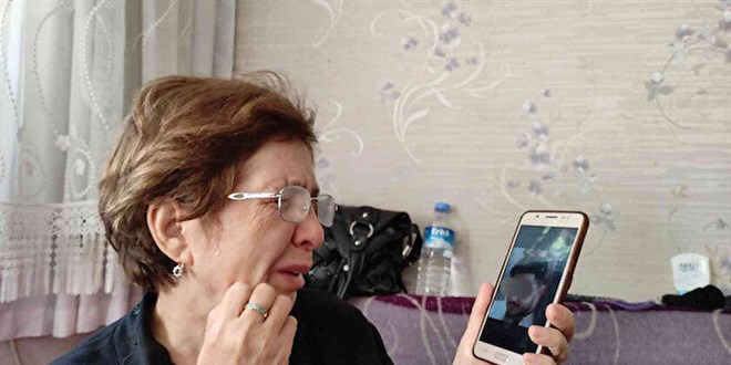 Evlatlık verdiği çocuğunu 19 yıl sonra sosyal medyadan gördü