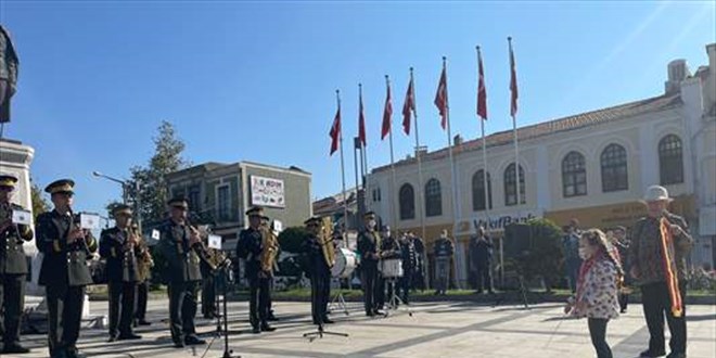 5 yaşındaki Asya askeri bando konserini yönetti