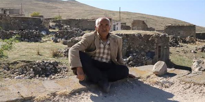 10 yıldır köyde tek başına yaşıyor