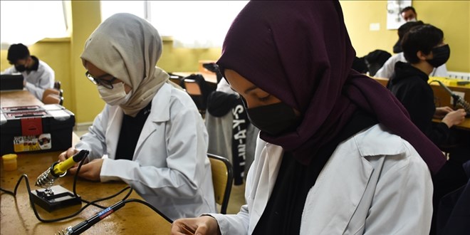 Biyomedikal sektörünün aranan elemanları bu okulda yetişiyor