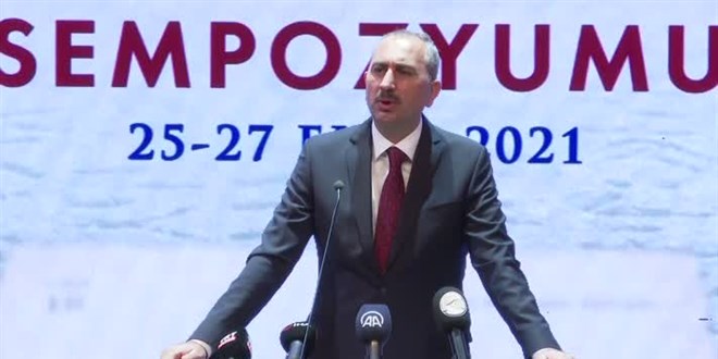 'Hukukçunun mesleki kalitesi sadece kanunu uygulama değil!'