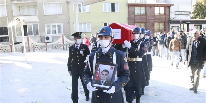 Genç astsubay amansız hastalığa yenik düştü