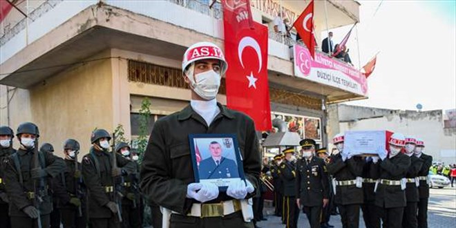 Pençe Yıldırım harekat bölgesinde şehit olan uzman çavuş defnedildi