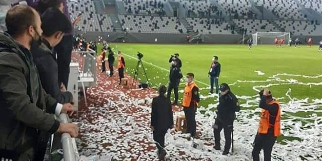 Ayet yazılı konfetiler atılmıştı! Kulüp başkanından açıklama