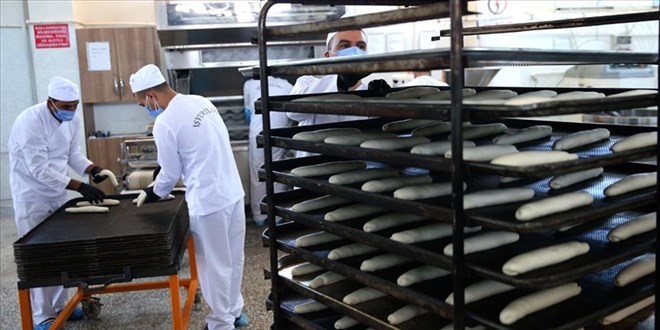 Eğitim alan hükümlüler günde 15 bin ekmek üretiyor