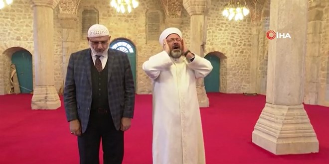 Diyanet İşleri Başkanı Erbaş, Şuşa'da ezan okudu