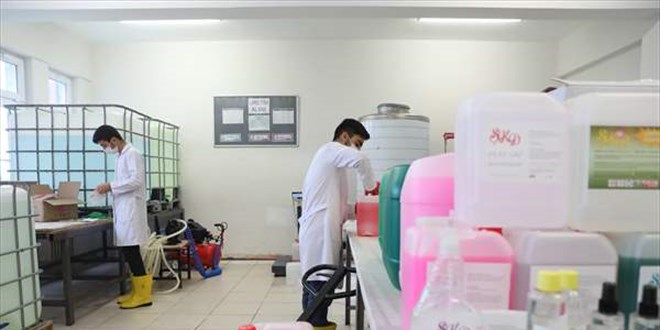 Temizlik malzemesi üreten liseden bir milyon liralık ciro