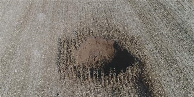 Konya'da 20 metre çapında, 12 metre derinliğinde obruk oluştu