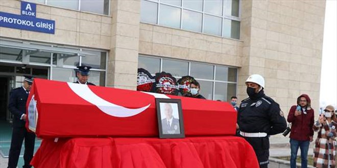 Valilikte görevli polis memuru kazada hayatını kaybetti