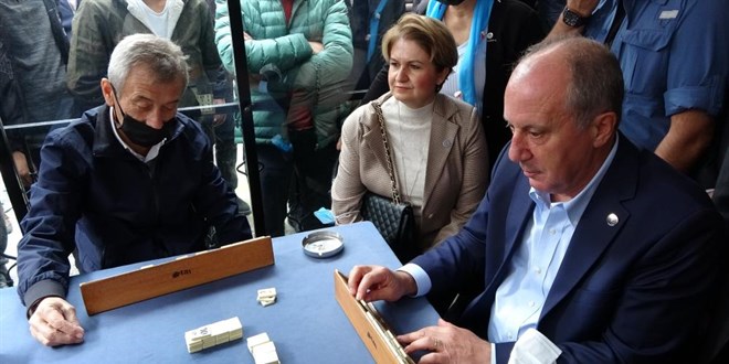 Ordu'ya giden Muharrem İnce kıraathanede okey oynadı