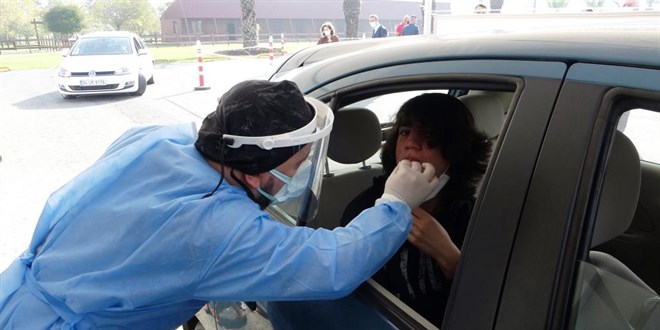 Türkiye'de bir ilk: Araçta PCR testi yapıldı