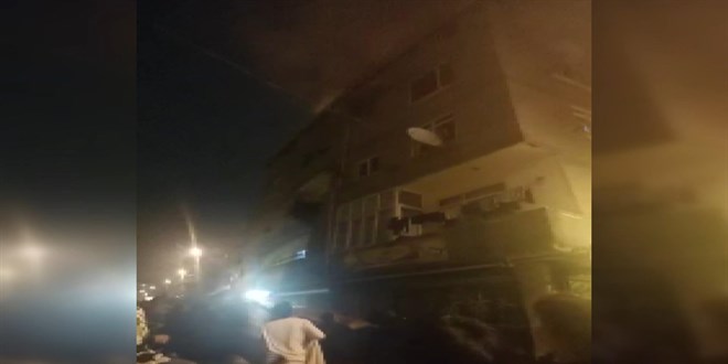 4 katlı binada alevlerin arasından 3 kişi aşağı atladı; 3'ü ağır, 4 yaralı