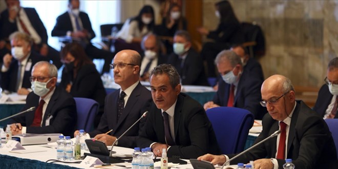 Bakan Özer: Bir eğitim sistemi öğretmeni kadar vardır