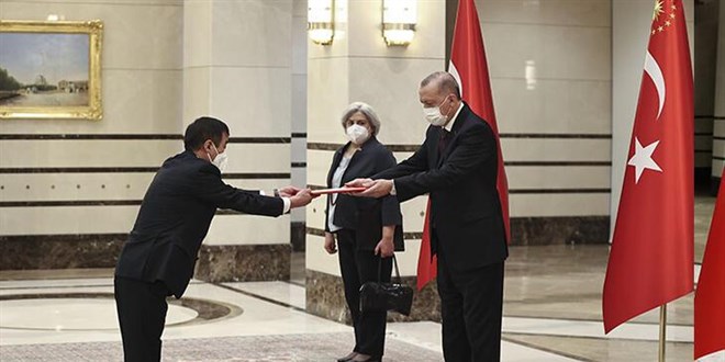 Büyükelçilerden Cumhurbaşkanı Erdoğan'a güven mektubu