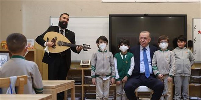 Erdoğan, Türkiye'nin ilk Türk müziği ilkokulunun açılışını yaptı