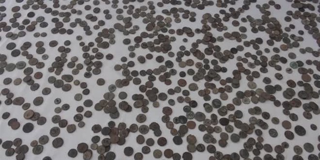 Şanlıurfa'da çeşitli dönemlere ait 2 bin 460 sikke ele geçirildi