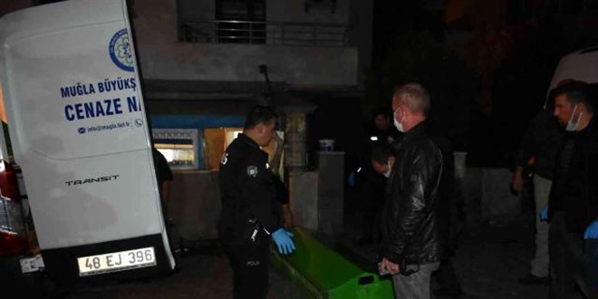 Astsubay, boşanma avukatının ofisinde kendini vurdu