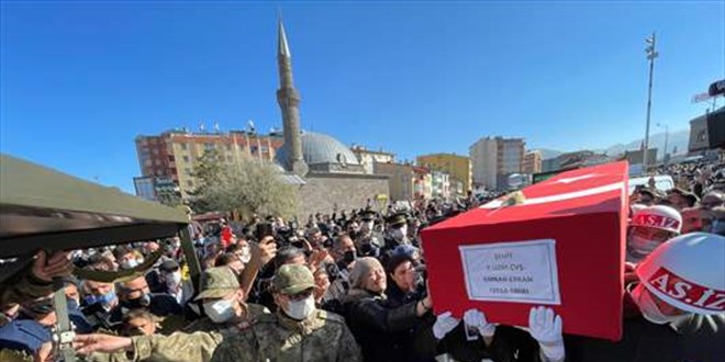 Sınıf arkadaşıydılar, iki hafta arayla şehit oldular