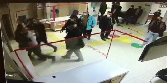 Hastane görevlilerine yönelik şiddet güvenlik kameralarına yansıdı