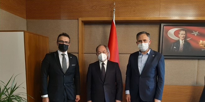 Sağlıkçılardan 'kullanılamayan yıllık izinlerin ücreti ödensin' talebi